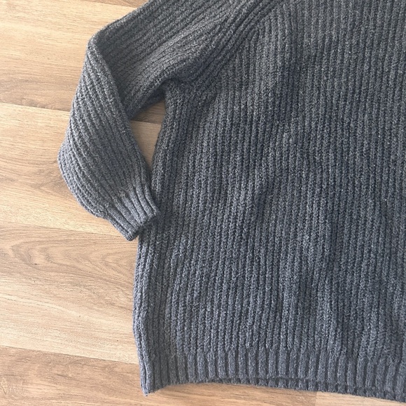 Universal Threads Woman’s Tunic Mock Neck Sweater- NWOT - Picture 4 of 7